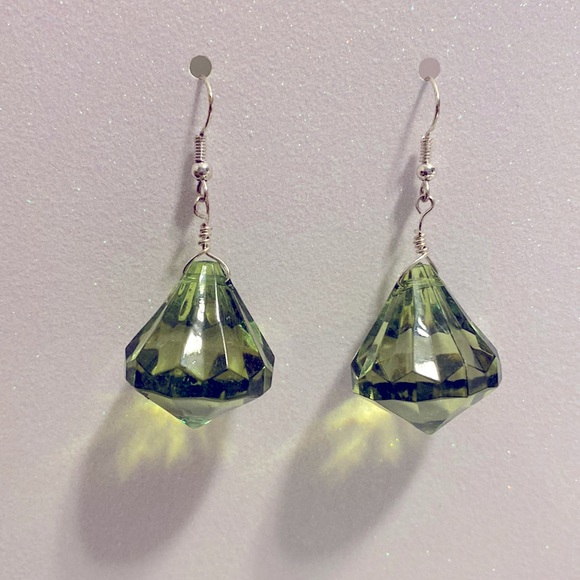 Emerald Drop - Picture 1 of 2
